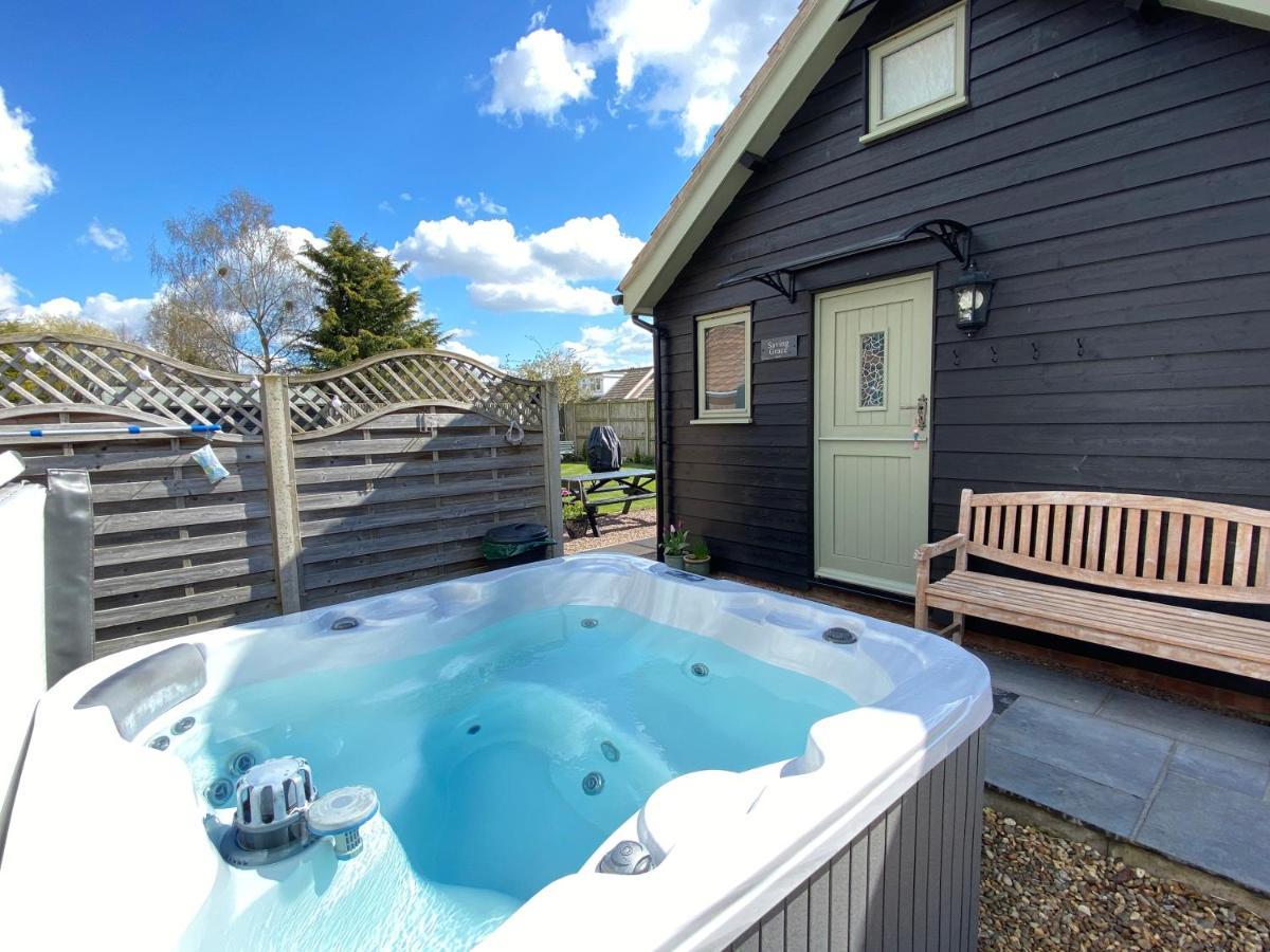 Saving Grace With Private Hot Tub Villa Bawdeswell ภายนอก รูปภาพ