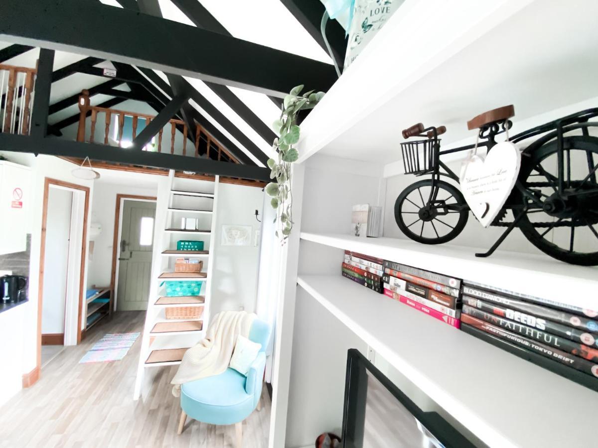 Saving Grace With Private Hot Tub Villa Bawdeswell ภายนอก รูปภาพ