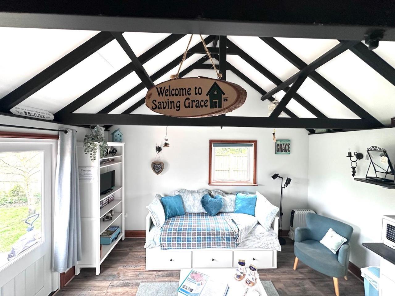 Saving Grace With Private Hot Tub Villa Bawdeswell ภายนอก รูปภาพ