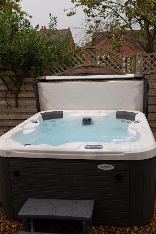 Saving Grace With Private Hot Tub Villa Bawdeswell ภายนอก รูปภาพ